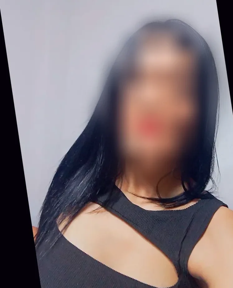 Bernadette, 25