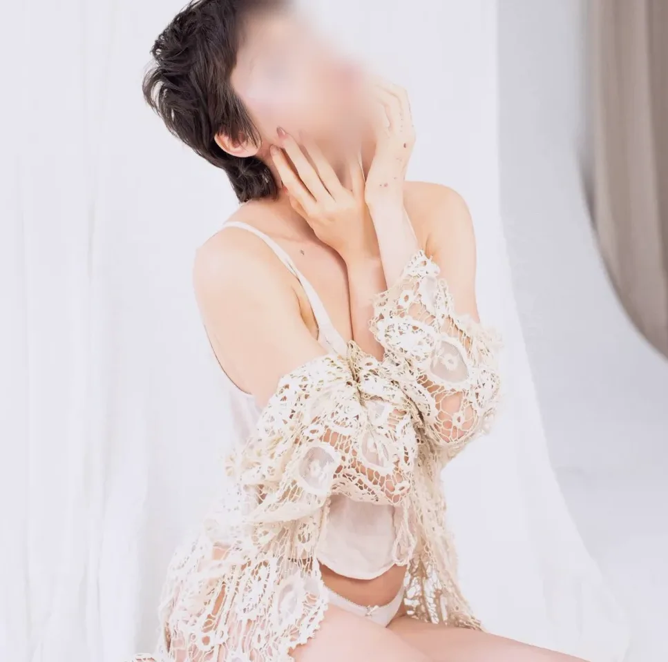 Patricia, 25