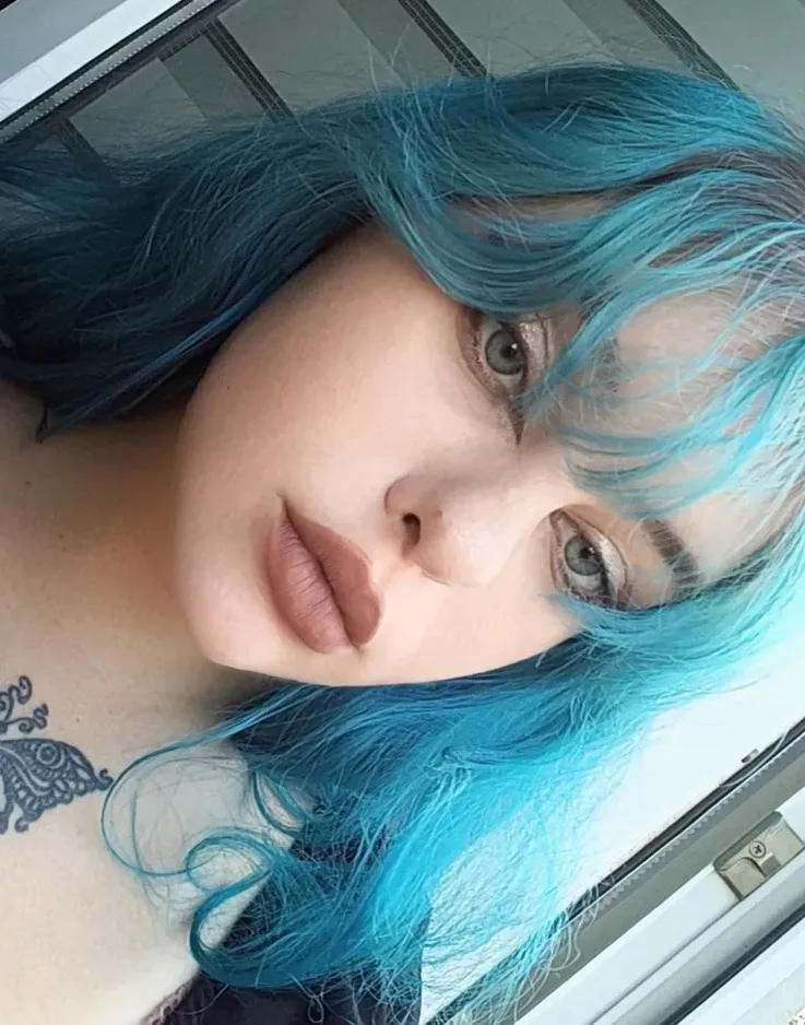 Pia, 22