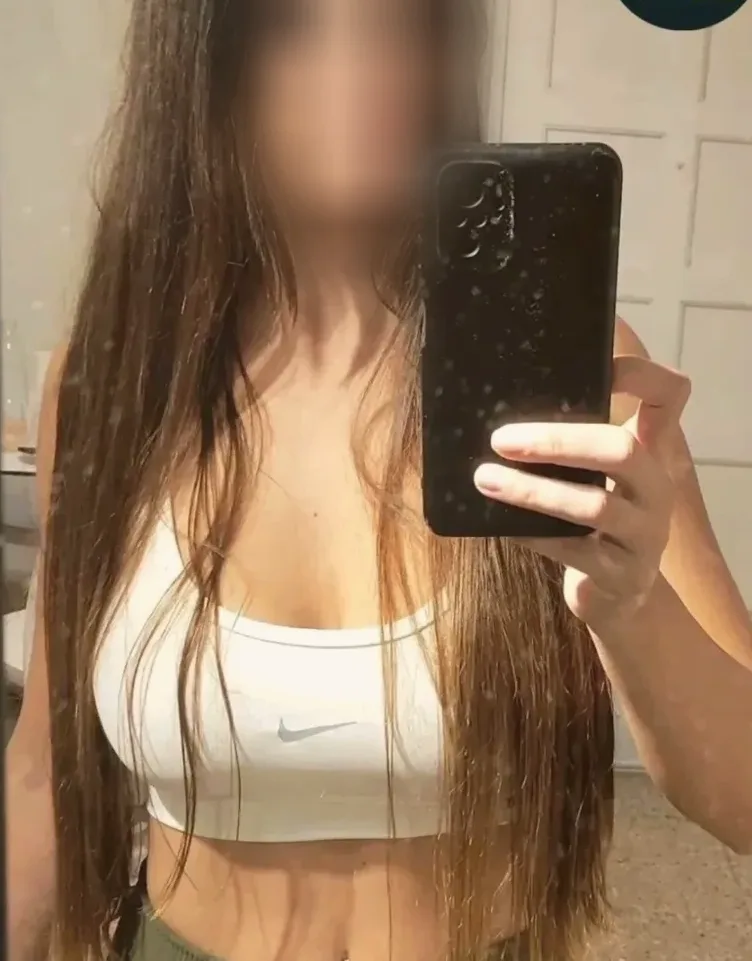 Vanessa, 37